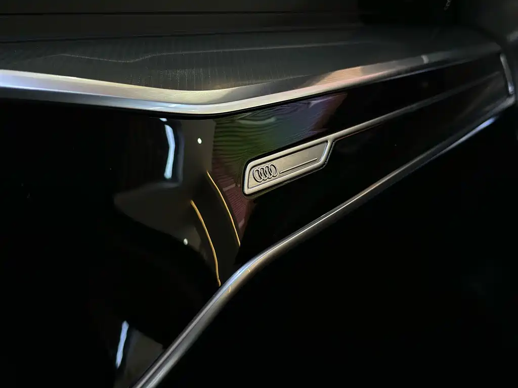 AUDI  A6L