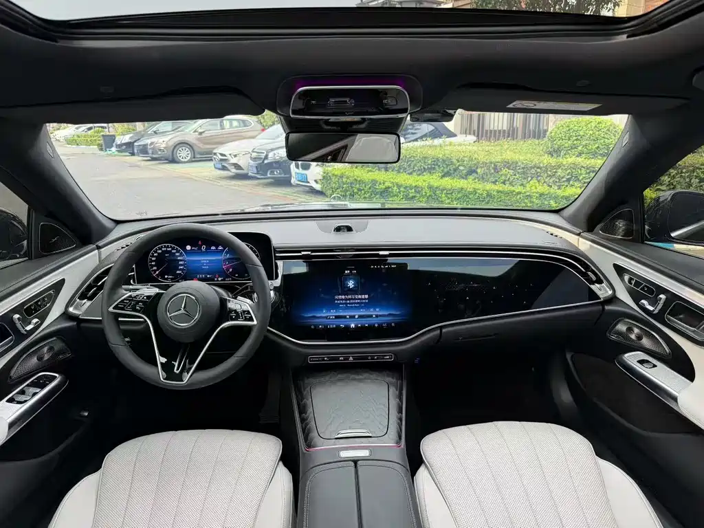 Mercedes-Benz E-Class — миниатюра 4