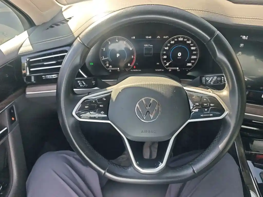 Volkswagen Touareg — миниатюра 11