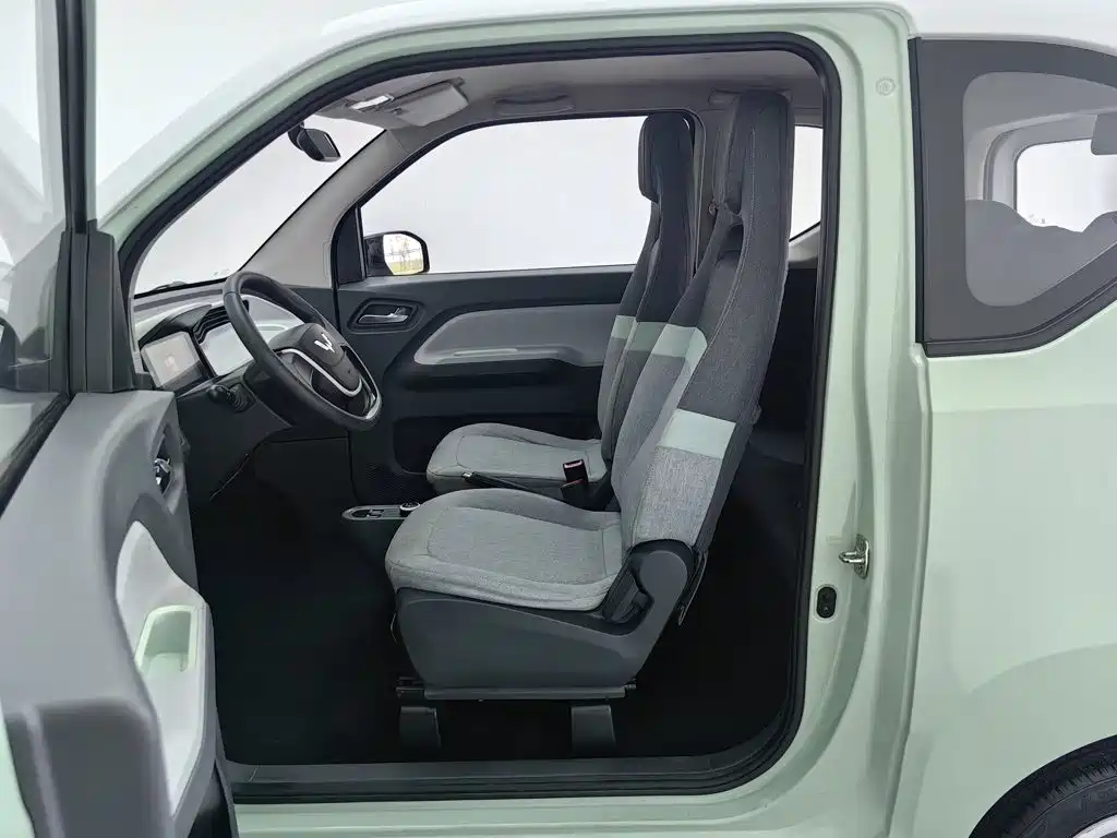 Wuling MINIEV — миниатюра 10