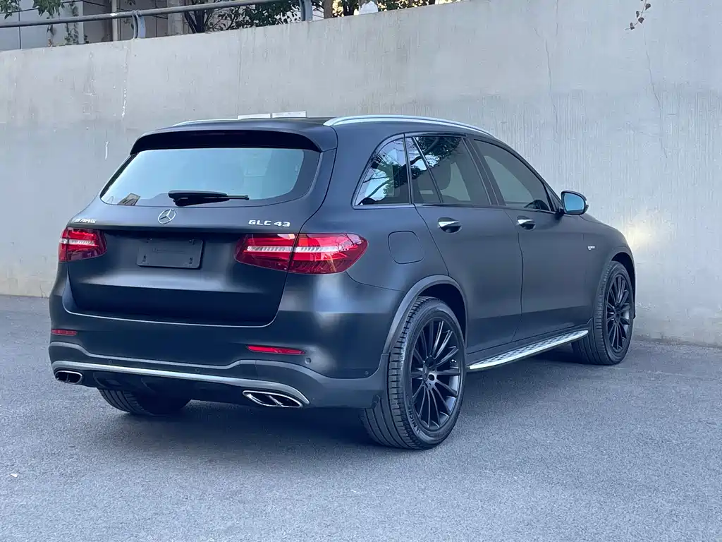 MERCEDES-BENZ GLC AMG