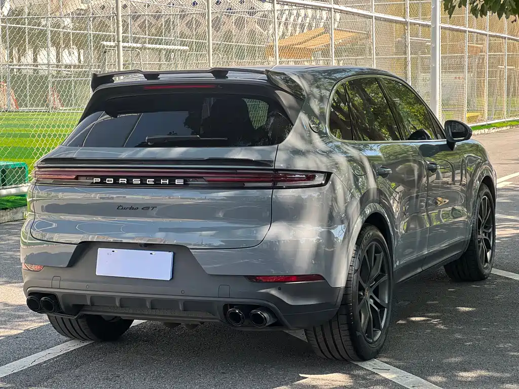 Porsche Cayenne — миниатюра 6