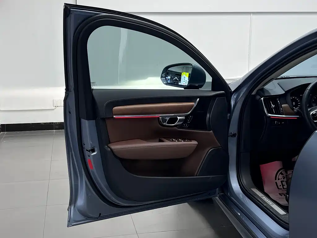 Volvo S90 — миниатюра 22