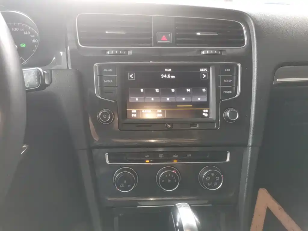 Volkswagen Golf — миниатюра 13