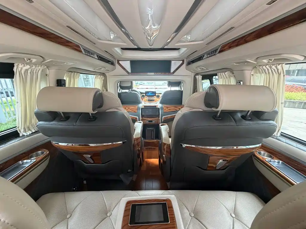 Mercedes-Benz V-Class — миниатюра 6