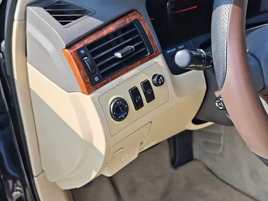 Toyota Crown — миниатюра 14