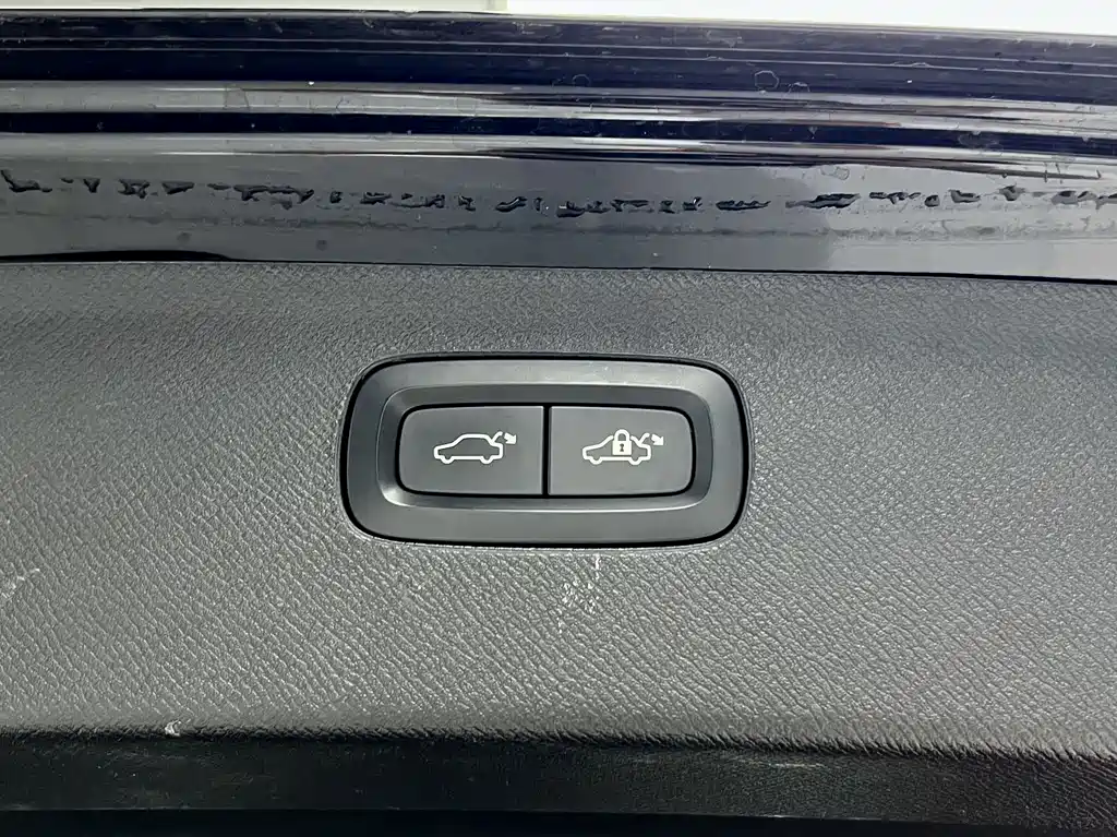 Volvo XC90 — миниатюра 13
