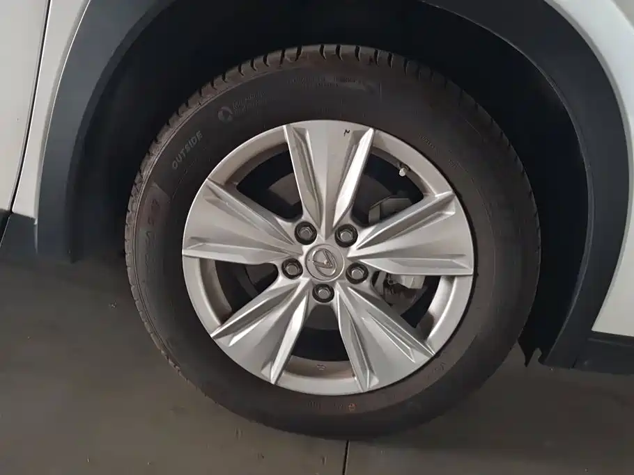 Lexus UX — миниатюра 6
