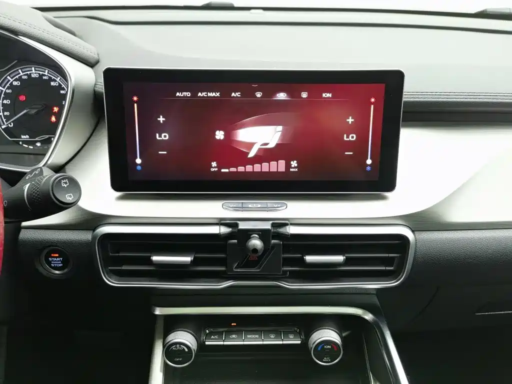 Geely Binyue — миниатюра 12