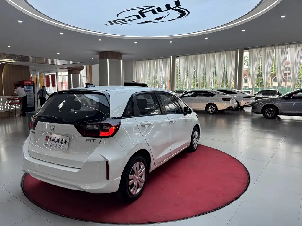 Honda Fit — миниатюра 5