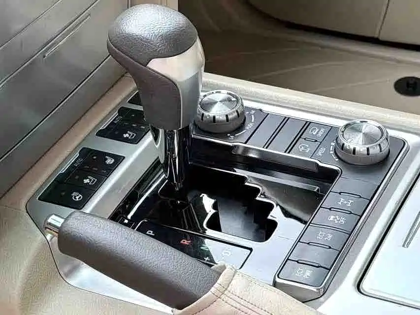 Toyota Land Cruiser — миниатюра 10