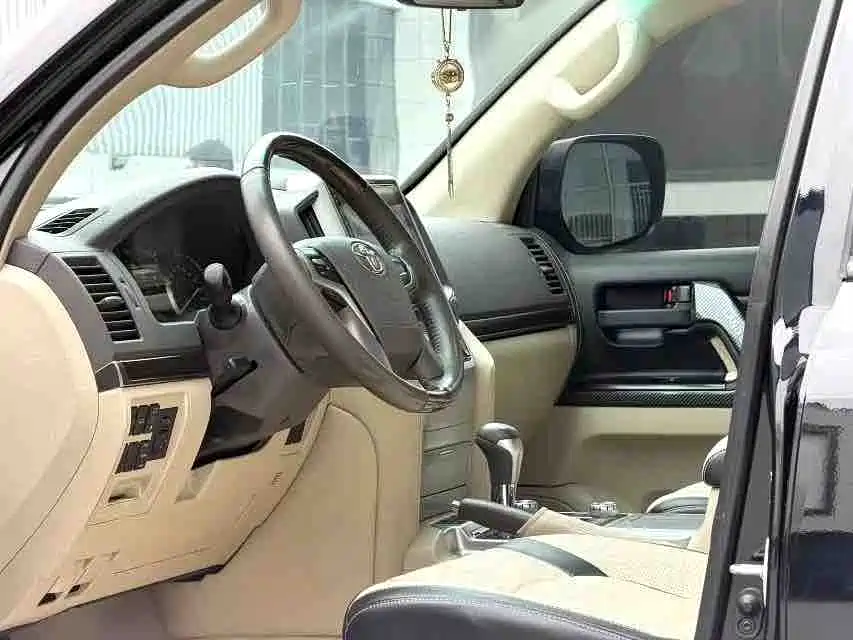 Toyota Land Cruiser — миниатюра 11