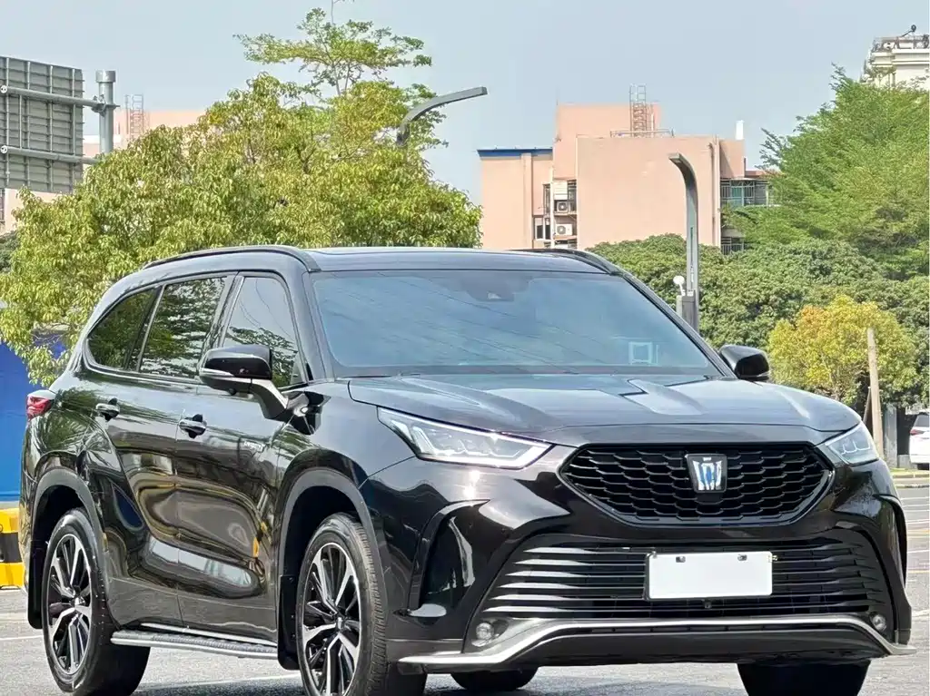 Toyota Crown Kluger — миниатюра 3