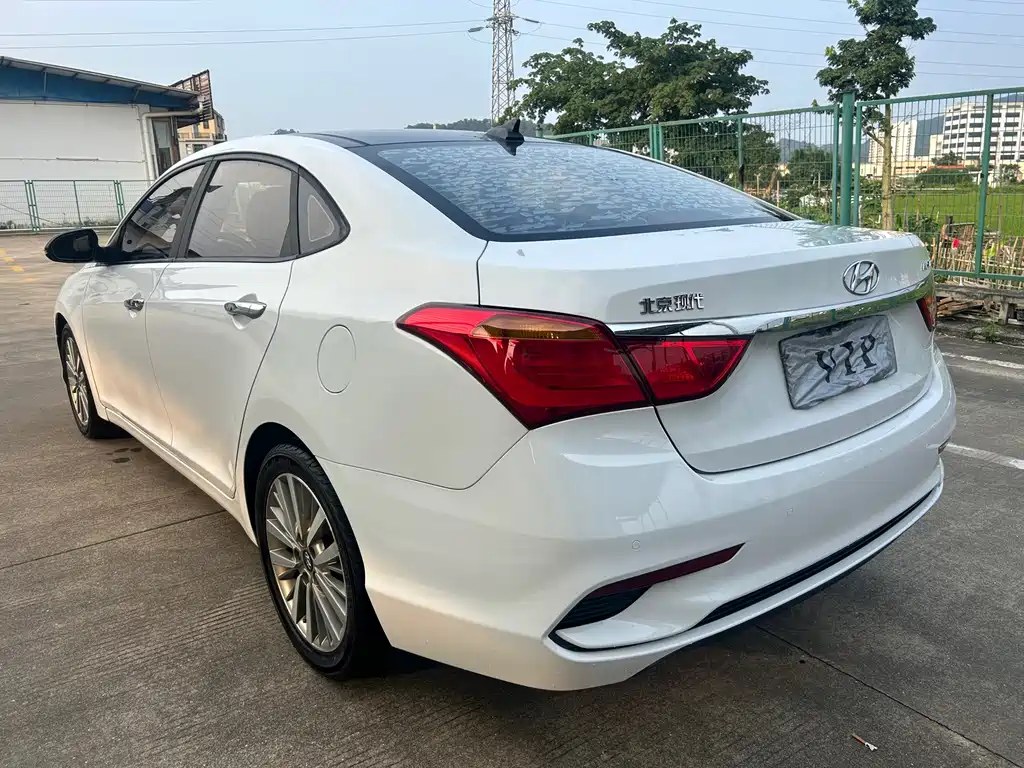 Hyundai Mistra — миниатюра 6