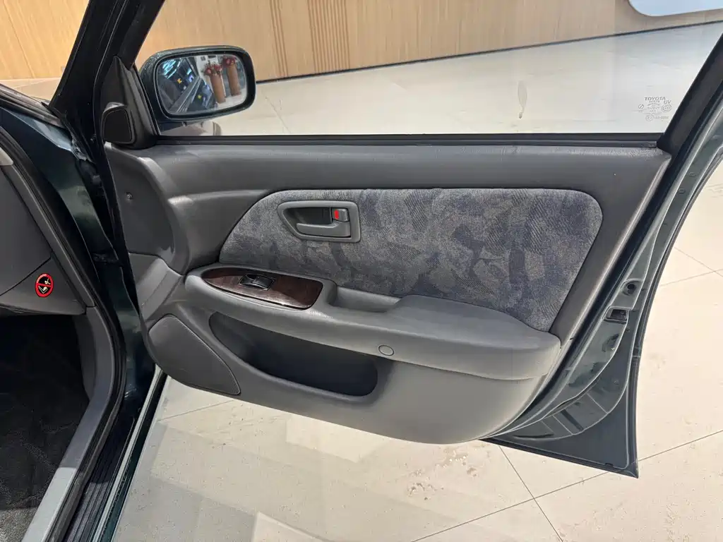 Toyota Camry — миниатюра 24