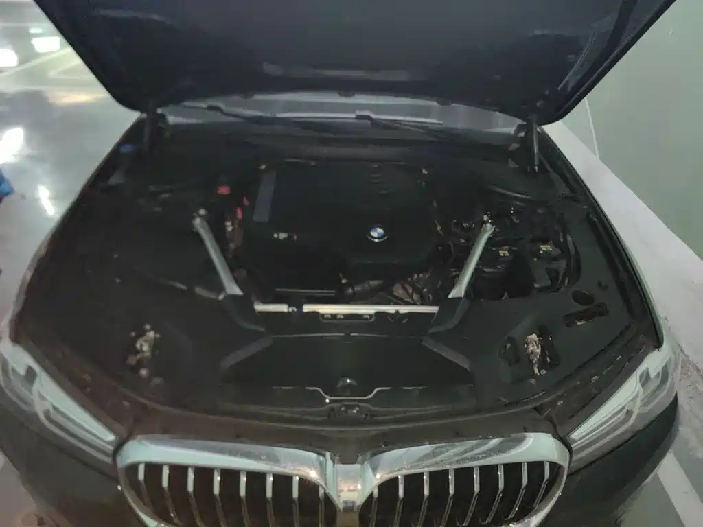 BMW 5 Series — миниатюра 21