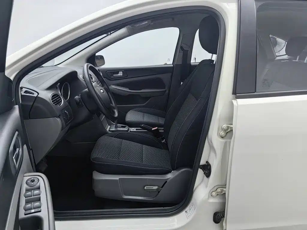 Ford Focus — миниатюра 10