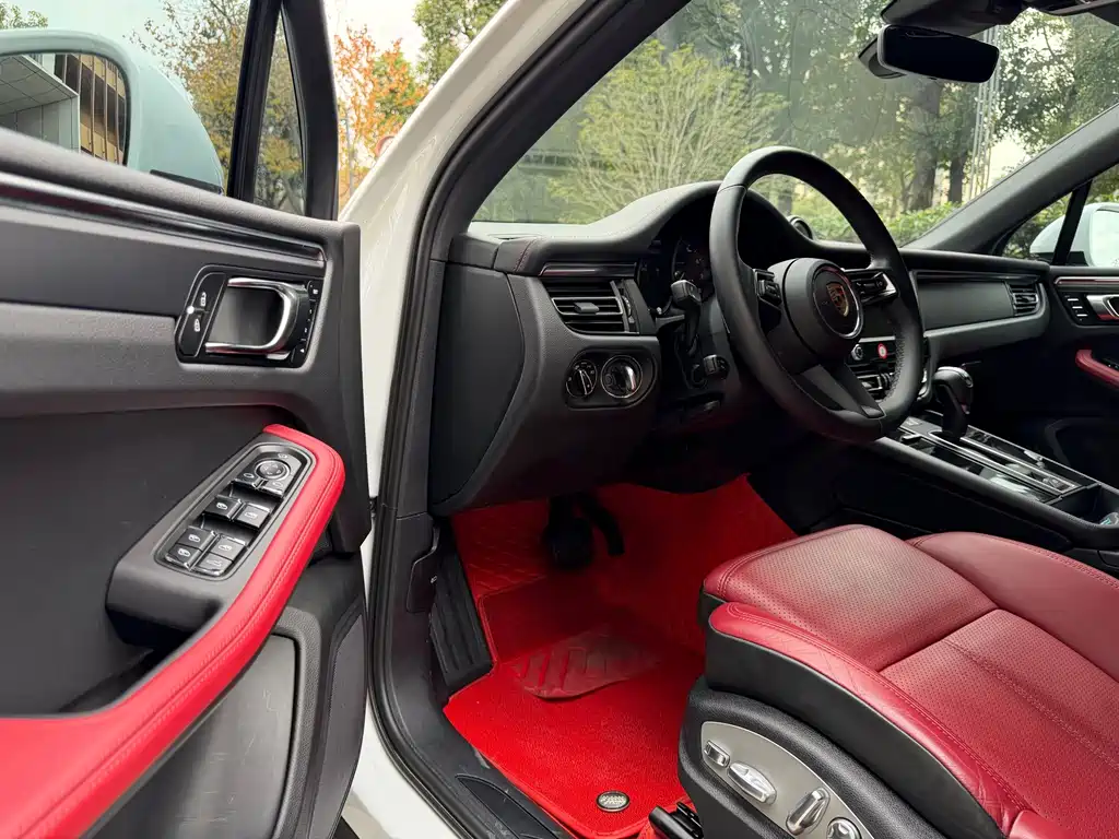 Porsche Macan — миниатюра 4