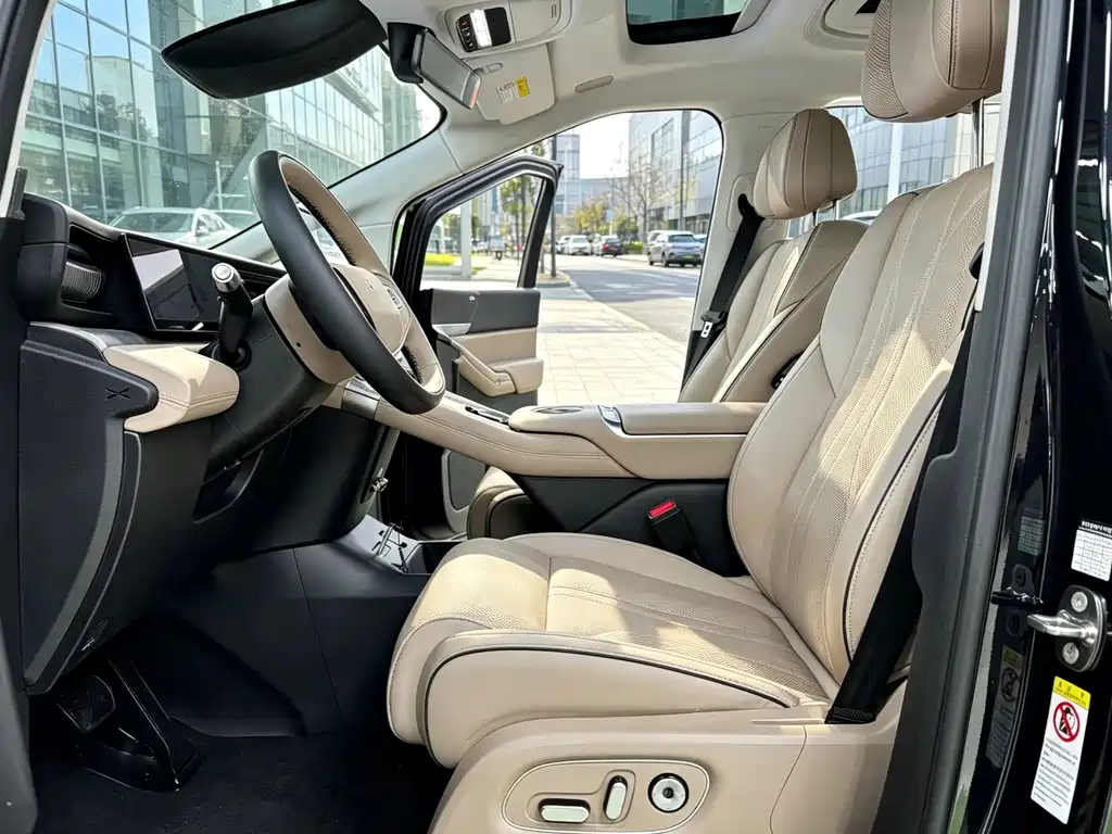 XPeng X9 — миниатюра 3
