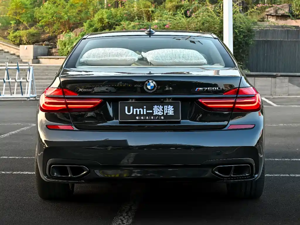 BMW 7 Series — миниатюра 5