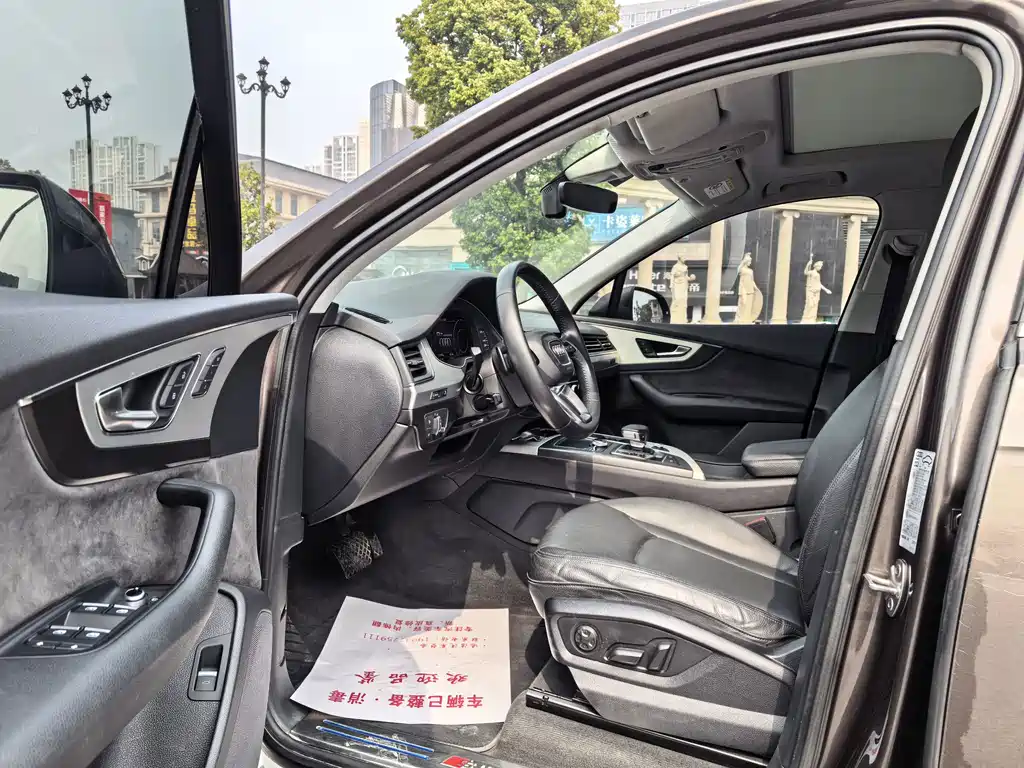 Audi Q7 — миниатюра 3
