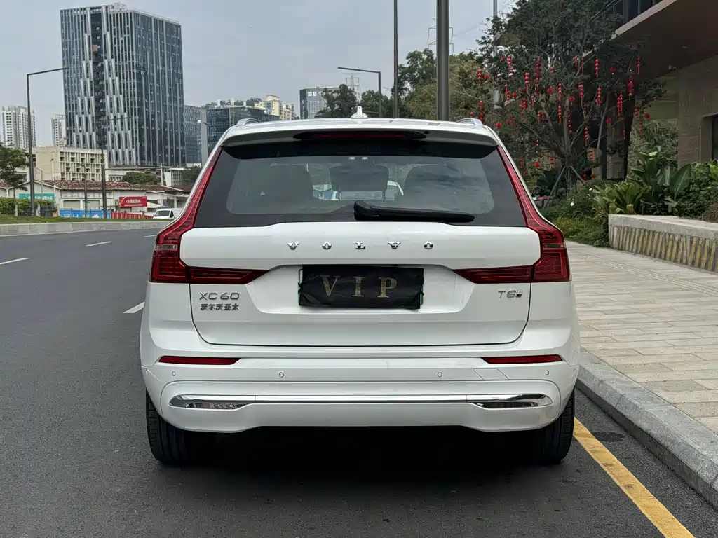 VOLVO XC60 PLUG IN HYBRID