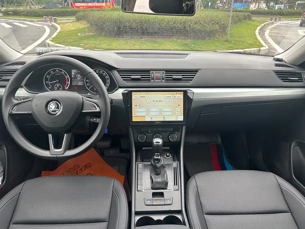 Skoda Superb — миниатюра 9