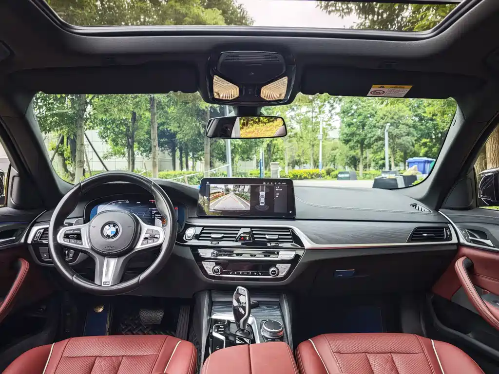 BMW 5 Series — миниатюра 9
