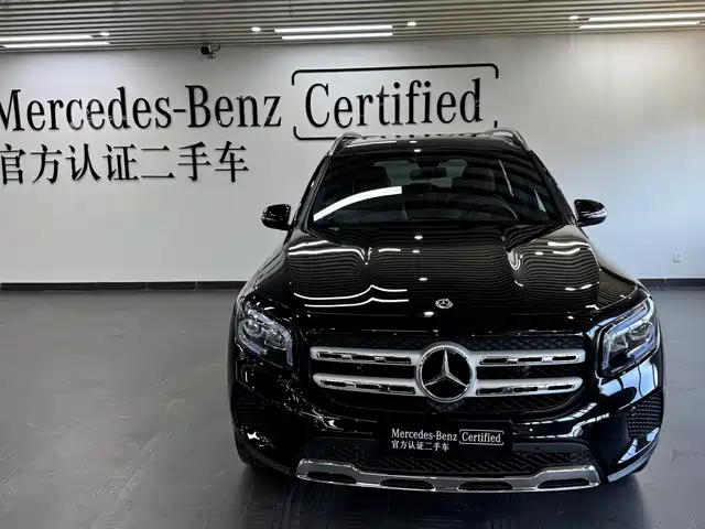 MERCEDES-BENZ GLB