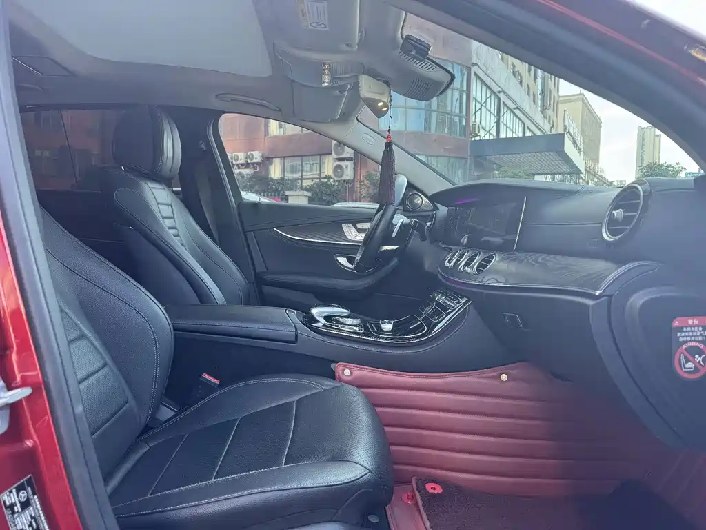 Mercedes-Benz E-Class — миниатюра 9