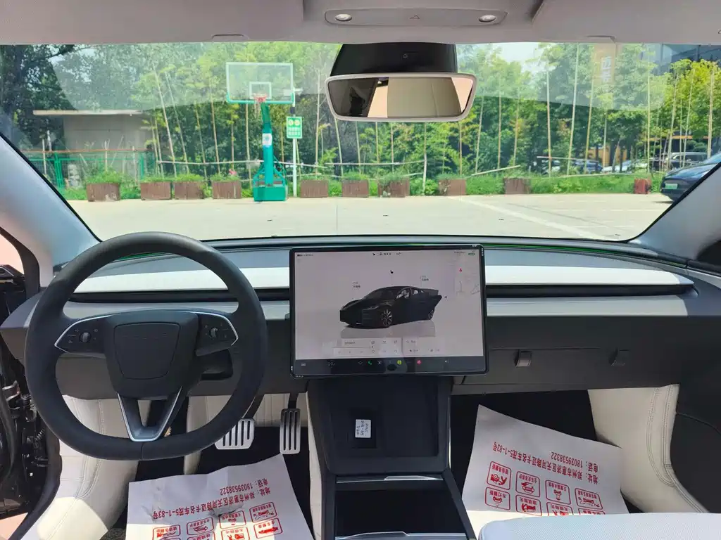 Tesla Model 3 — миниатюра 8