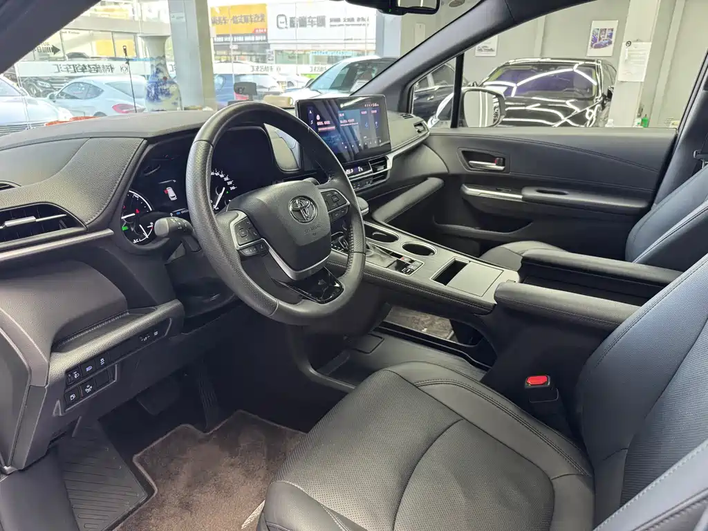 Toyota Sienna 2021 2.5L Luxury
