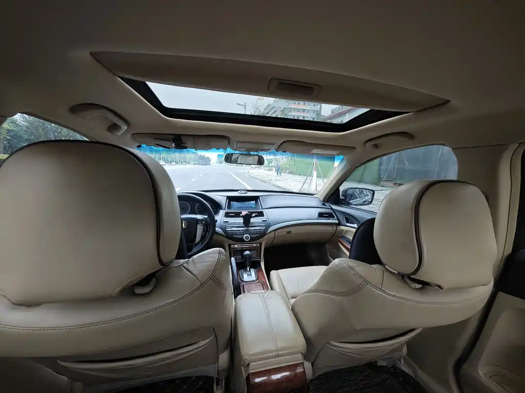 Honda Accord — миниатюра 17