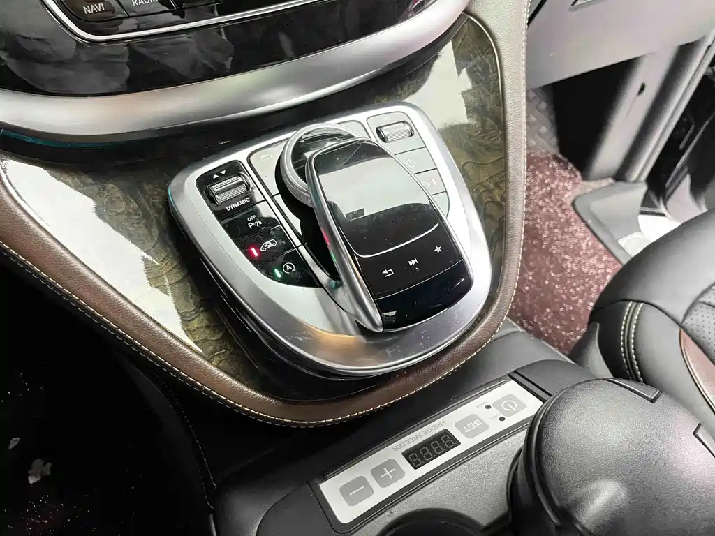 Mercedes-Benz V-Class — миниатюра 16