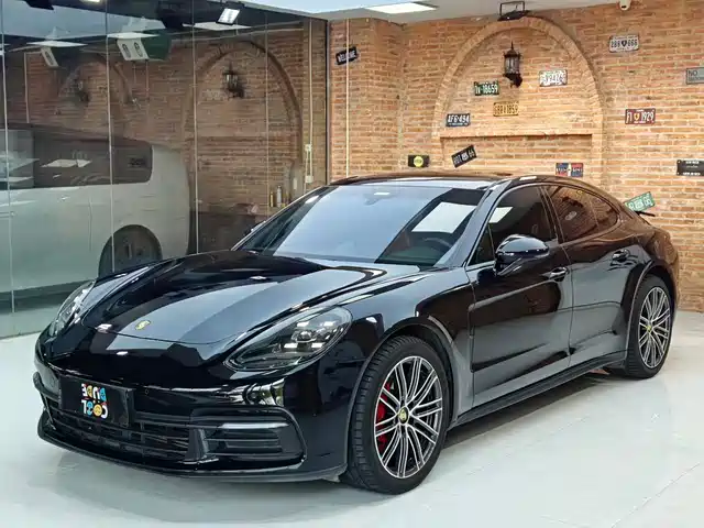 PORSCHE PANAMERA 2019