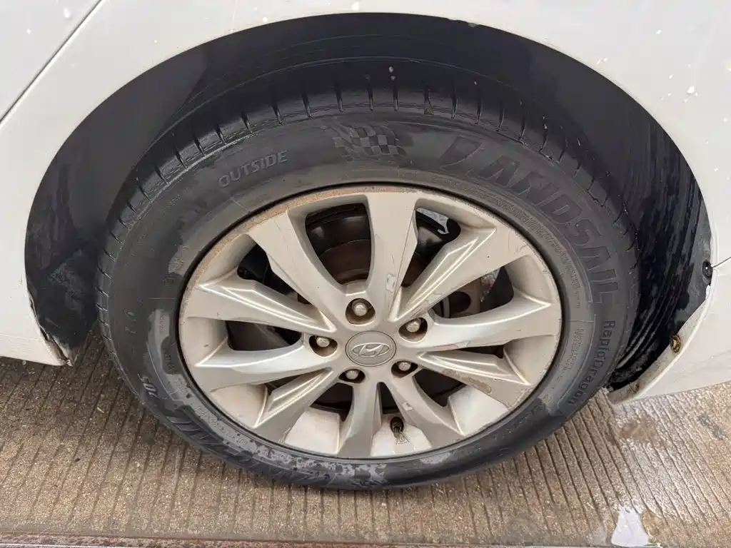 Hyundai Elantra Langdong — миниатюра 9