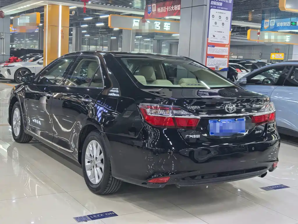 Toyota Camry — миниатюра 4
