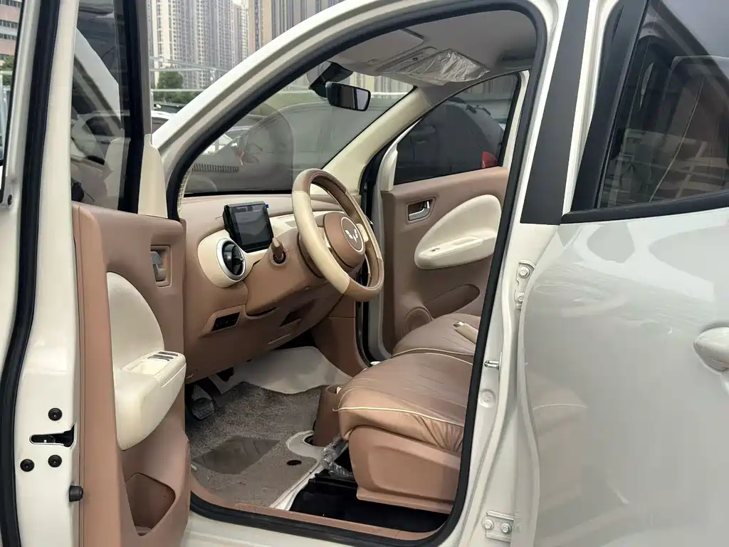 Wuling MINIEV — миниатюра 4
