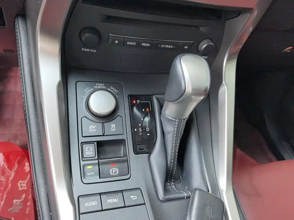 Lexus NX — миниатюра 9