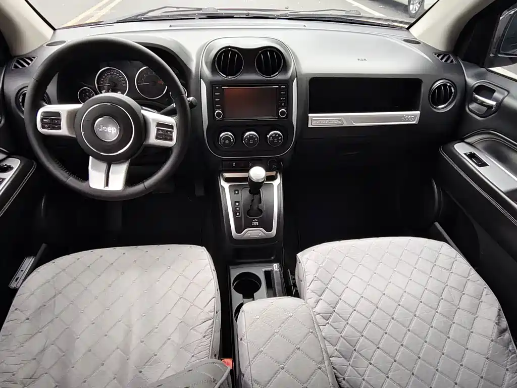 Jeep Compass (Import) — миниатюра 11