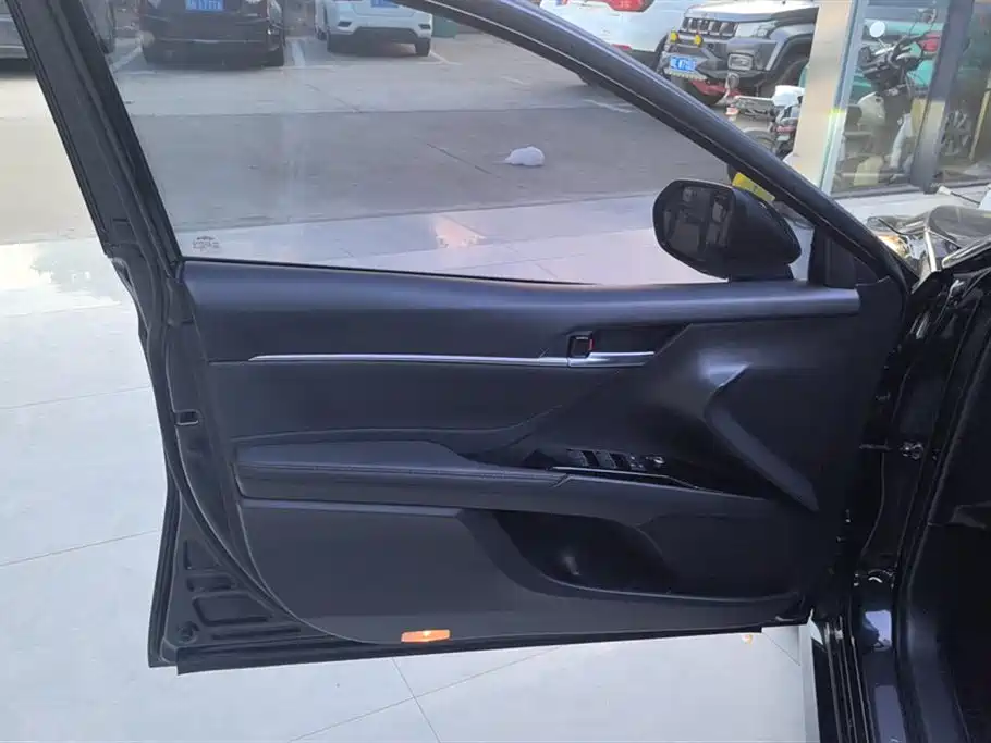 Toyota Camry 2021 2.0G Luxury