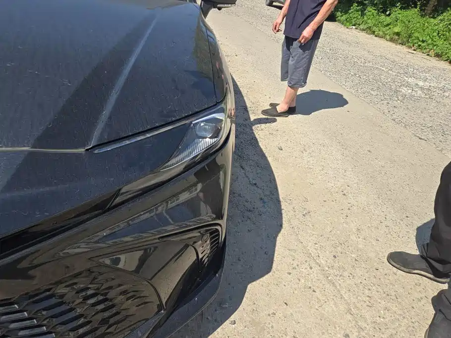 Toyota Camry — миниатюра 5