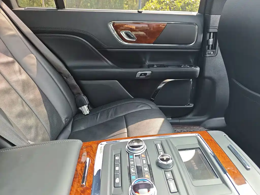 Lincoln Continental — миниатюра 15