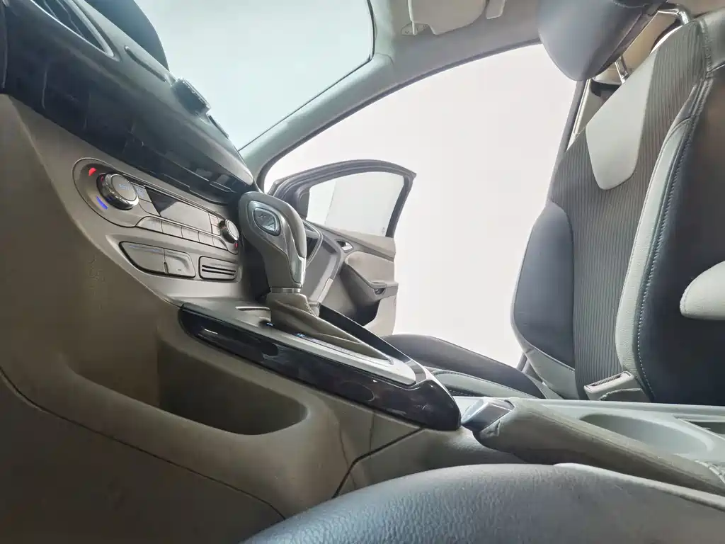 Ford Focus — миниатюра 12