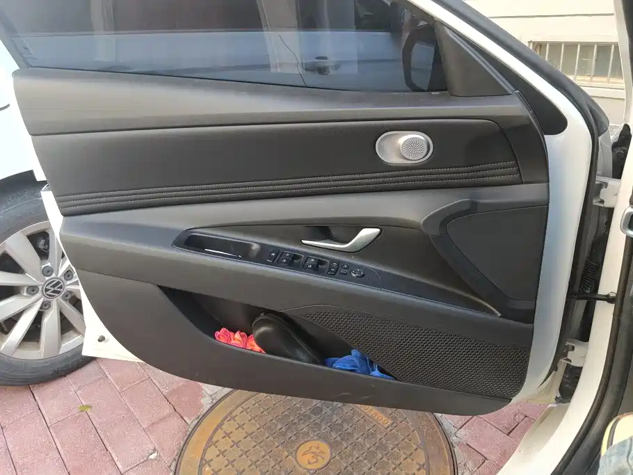 Hyundai Elantra — миниатюра 7