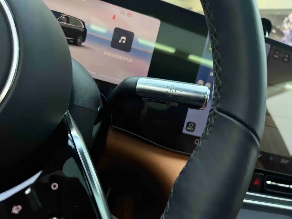 AITO ASK THE WORLD M8