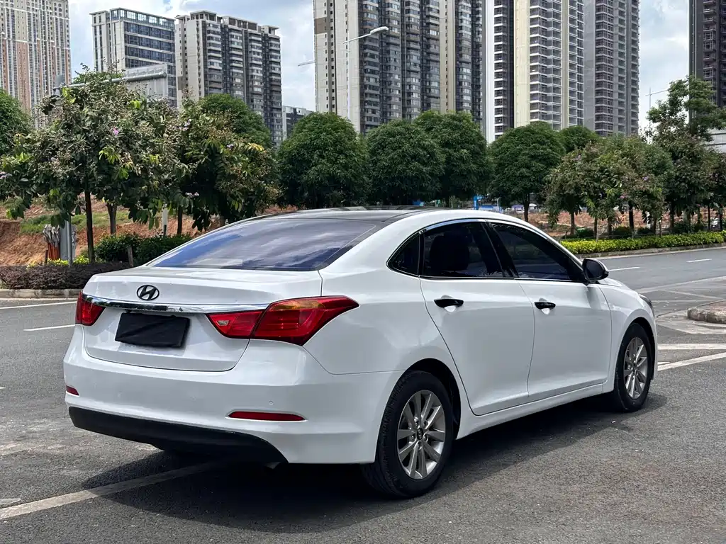 Hyundai Mistra — миниатюра 4