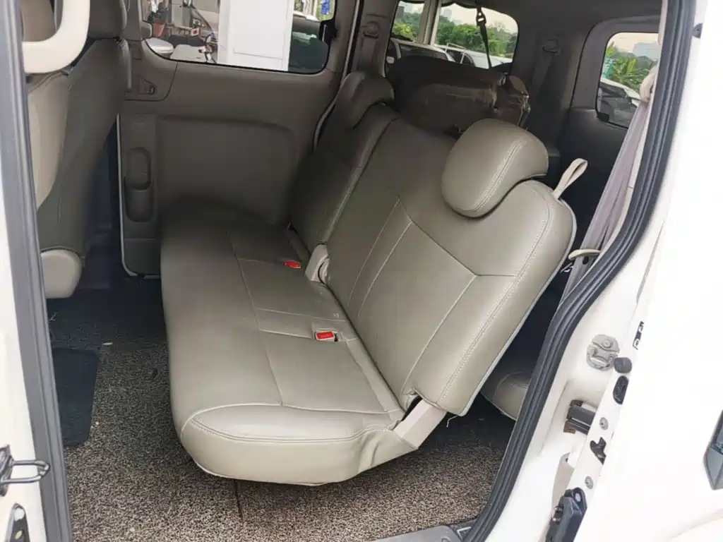 Nissan NV200 — миниатюра 17