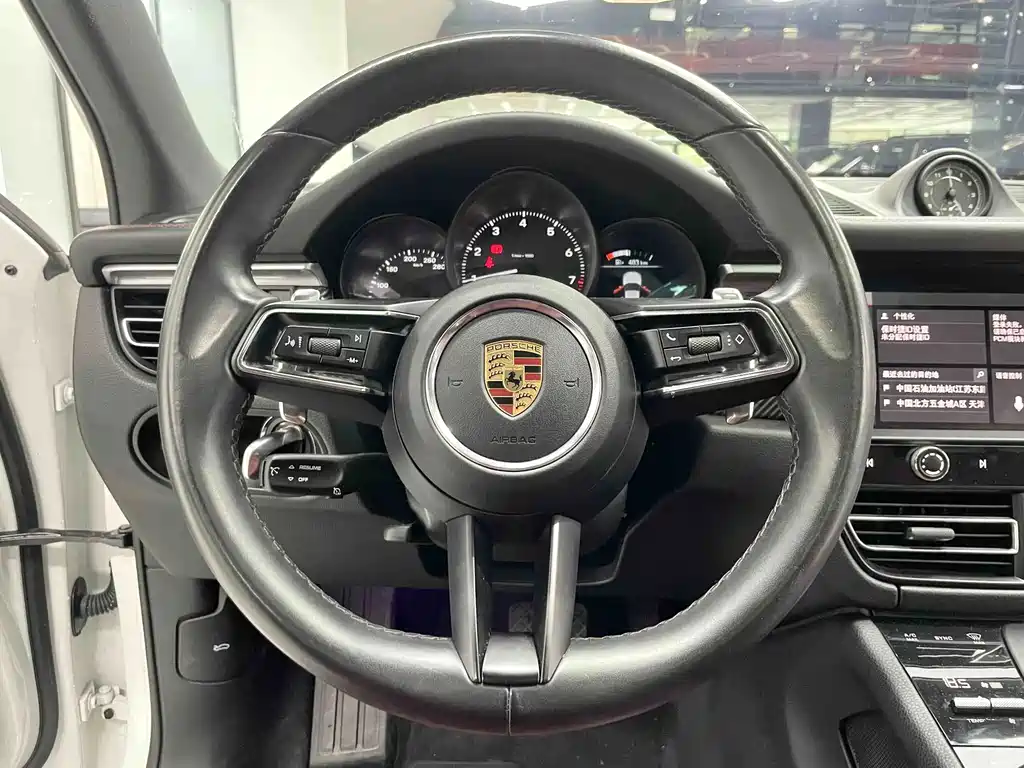 Porsche Macan — миниатюра 21