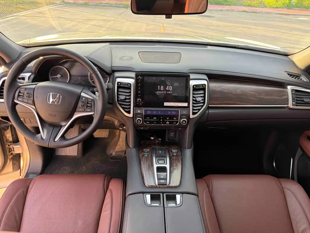 Honda UR-V 2017 370TURBO Luxury V